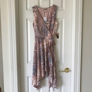 Forever 21 sleeveless knee length wrap dress
